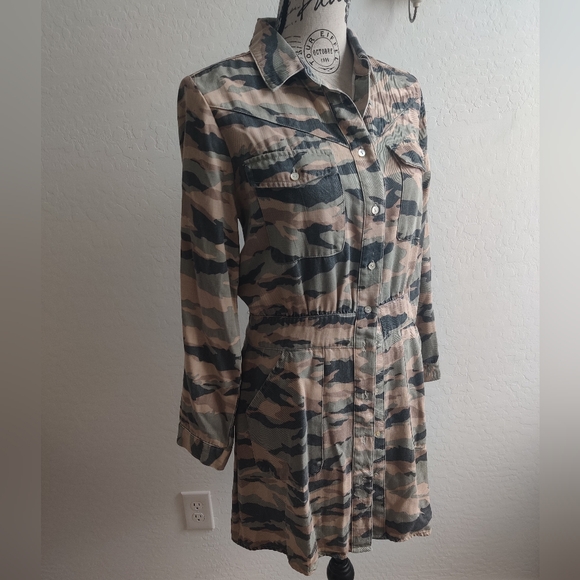 🆕 Dear John Ruched Camouflage Distressed Trenchcoat/ Button down Dress (S) - Picture 4 of 9